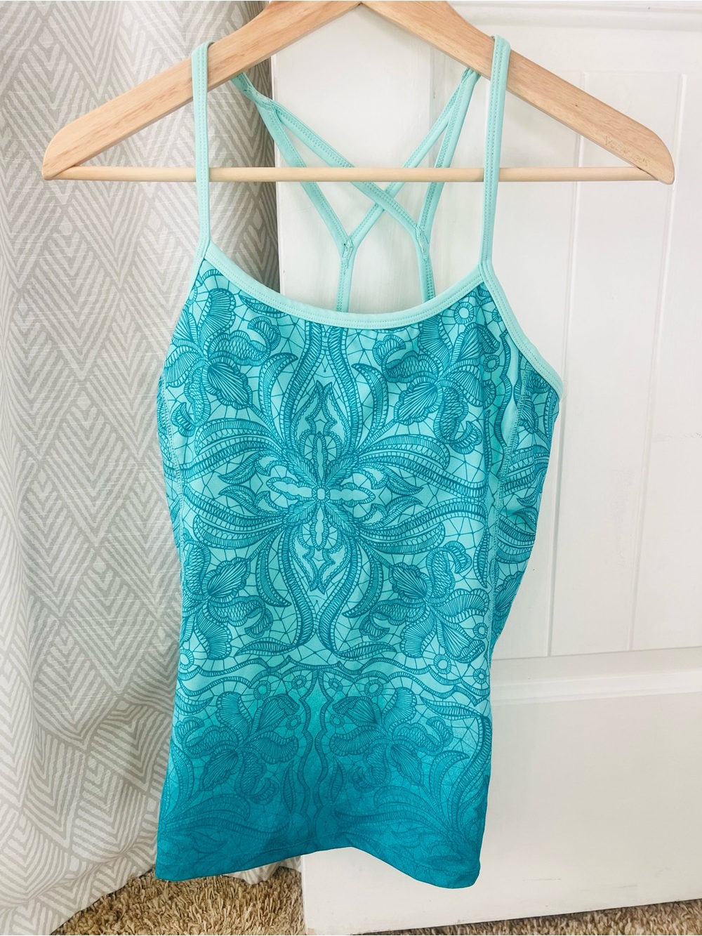 Athleta Teal Patterned Strappy Tank Top